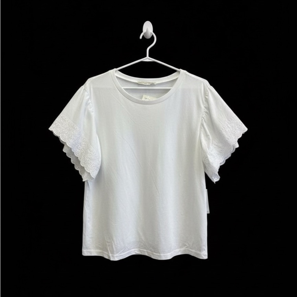 Elegant White Lace Trim Top - Picture 2 of 3